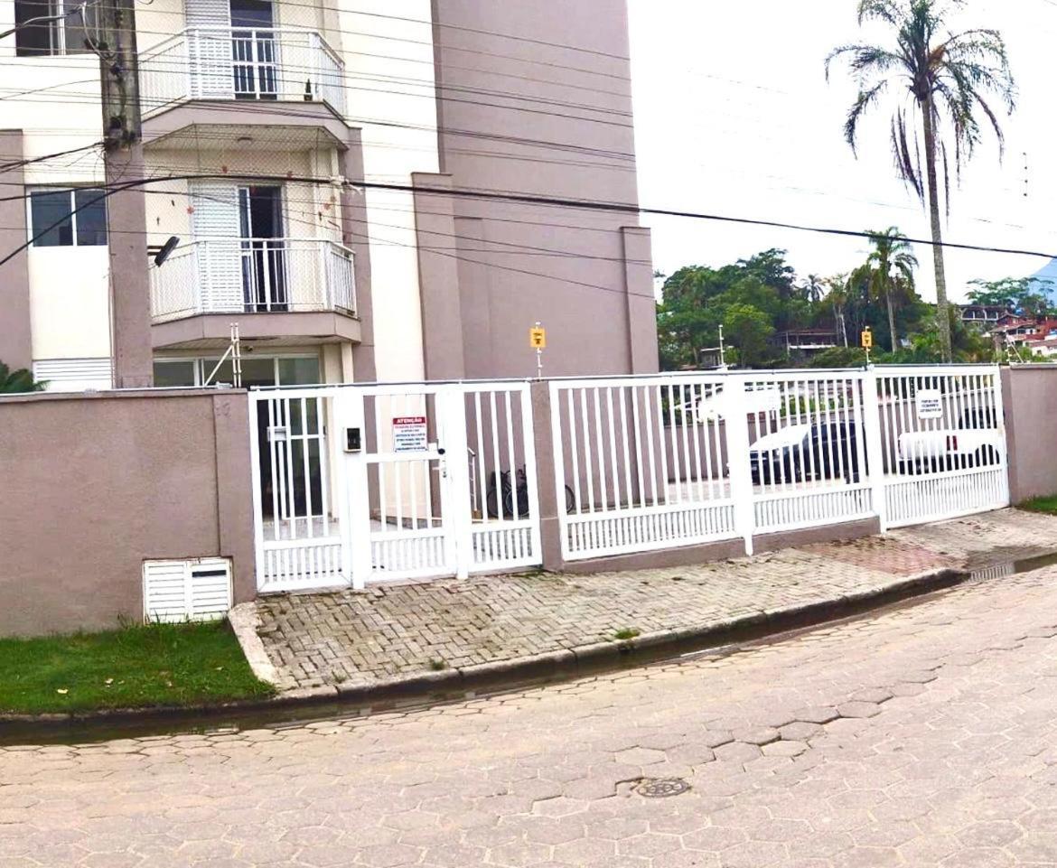 Em Predio De Frente Ao Mar Massaguacu Apartment Caraguatatuba