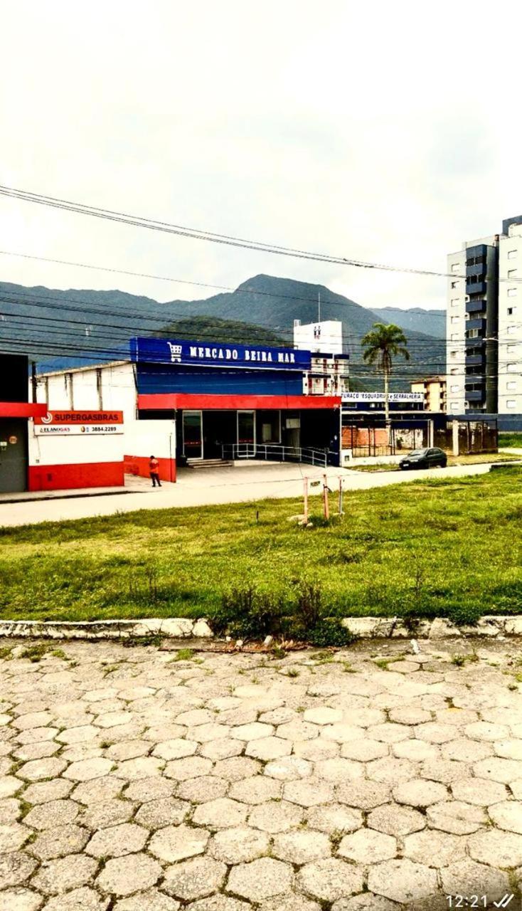 Em Predio De Frente Ao Mar Massaguacu *